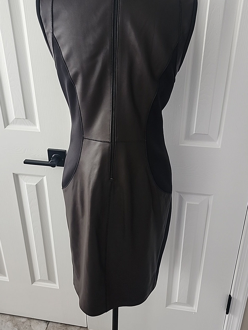 ETCETERA STRETCH REAL LEATHER PANELED & SCUBA FABRIC PENCIL SHEATH DRESS NWOT 6 - Picture 5 of 14
